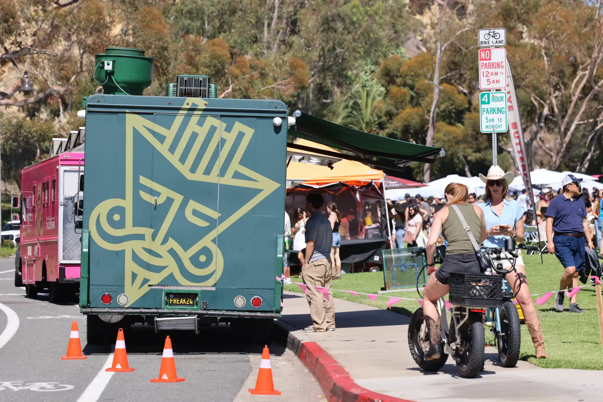 Late-Night — FRitēS-FReaK fry truck at the event